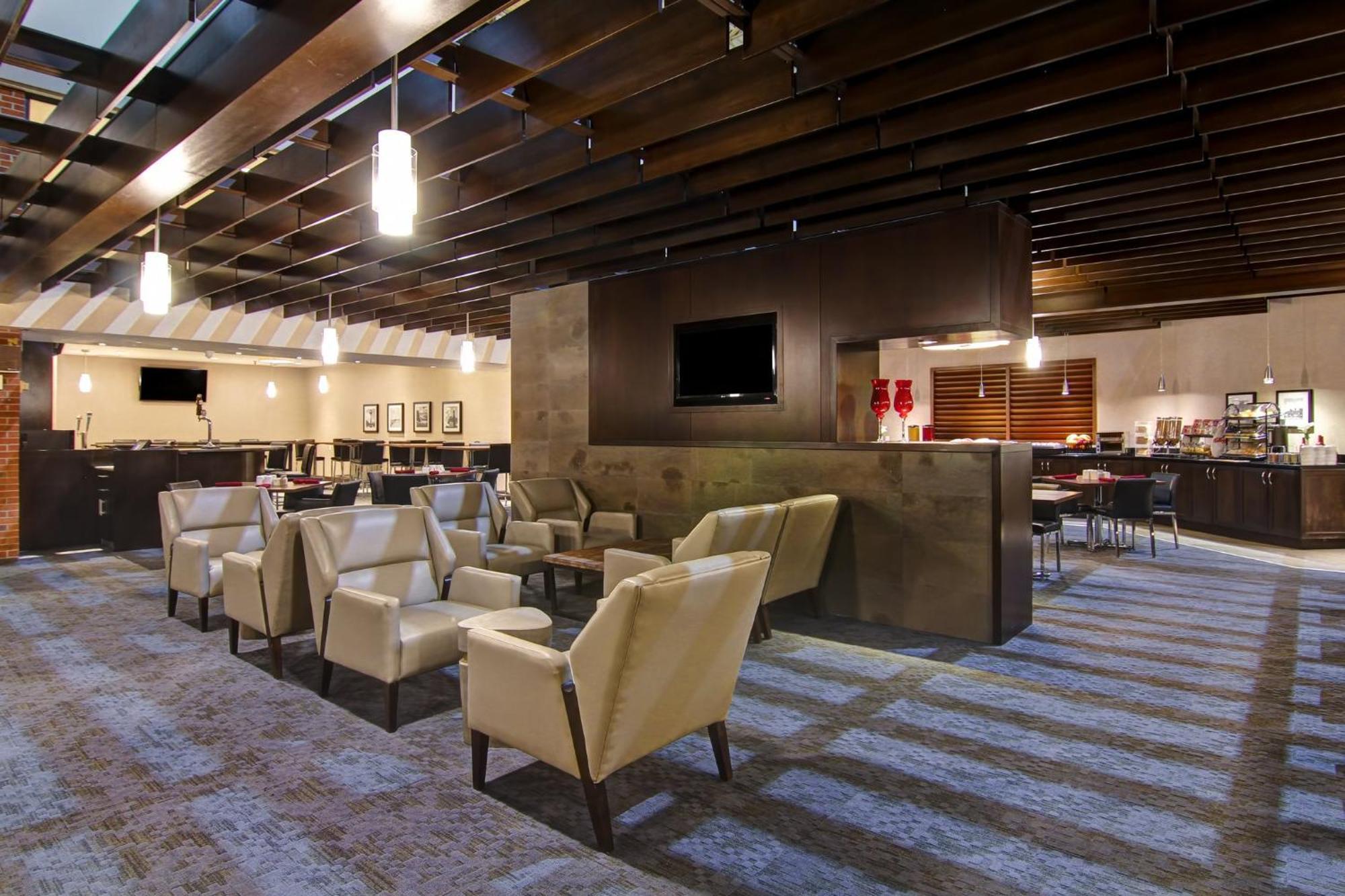 Holiday Inn Oakville Centre By Ihg Exterior foto